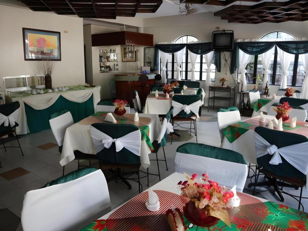 La Esperanza Hotel Kalibo Bagian luar foto